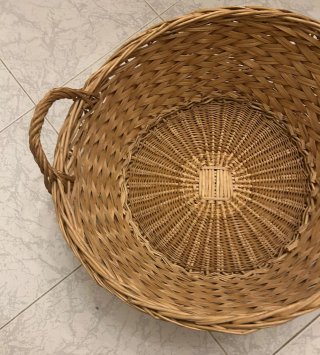 Cesto in vimini con manici