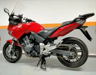 Honda CBF600 Roja - Moto Deportiva
