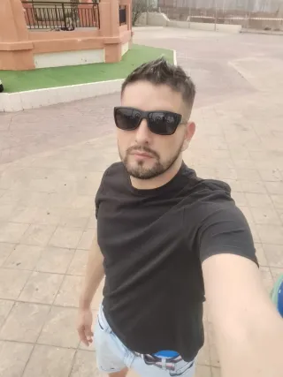 Buscó trabajo tengo 33 años