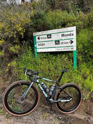 Bicicleta Gravel Benelli