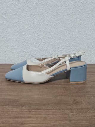 Sandalias Tira Cruzada Azul y Blanco