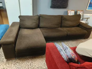 Sofá cheslong marrón tela