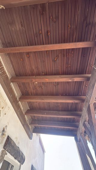 Pérgola de madera de pino
