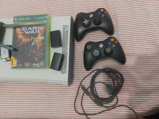 Consola Xbox 360 Blanca + Gears of War