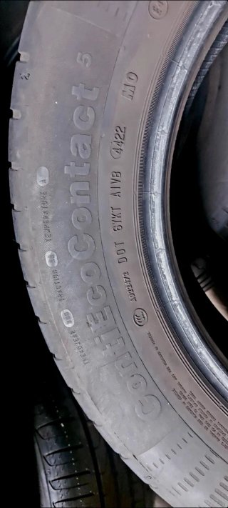 215/65 R17 99V