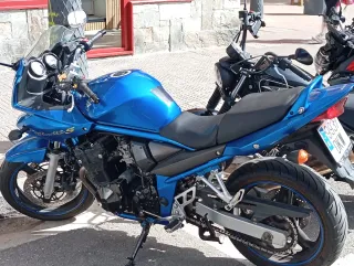 Suzuki Bandit 650 Azul