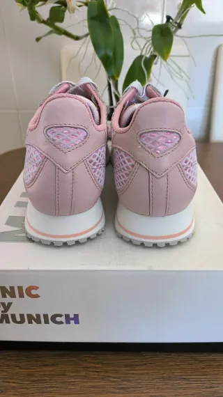 Zapatillas Munich rosas talla 40