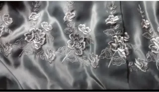 Chaquetón de piel de zorro.
