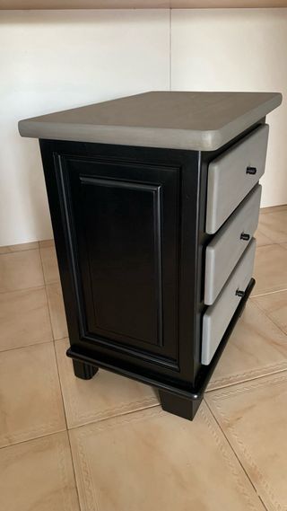 Mesita de noche madera maciza