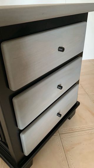 Mesita de noche madera maciza