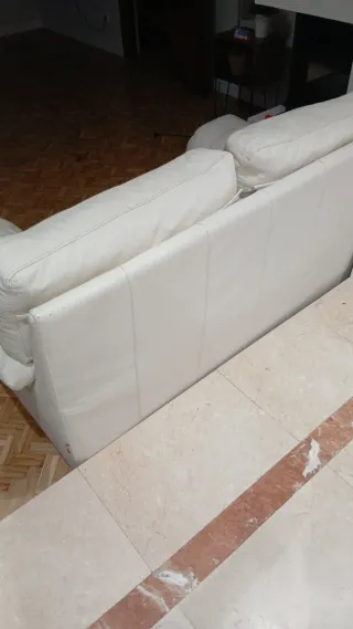 Sofá de piel beige 2 plazas
