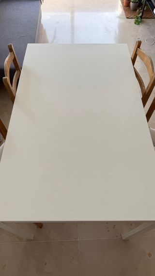 Mesa IKEA y 4 Sillas