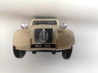 Maqueta Citroën 2CV Beige