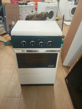 Cocina de gas blanca y azul