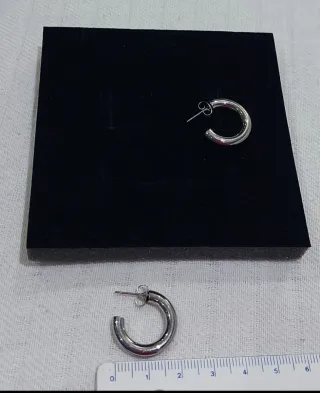 Lote de 3 pares de pendientes de acero.