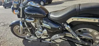 Piloto de moto negro