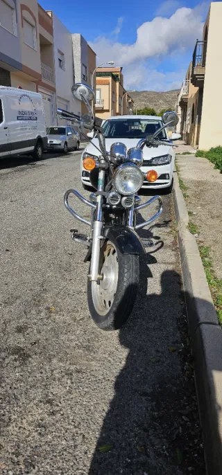 Piloto de moto negro