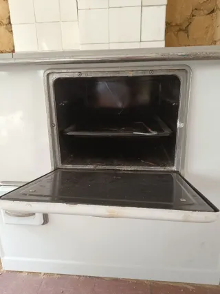 Cocina Hergom Blanca en muy muy buen estado.