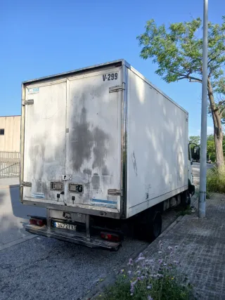 Nissan Atleon 2007