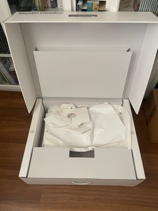 Caja Monitor Apple Studio Display