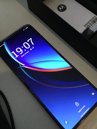 Motorola Razr 50 Arancione