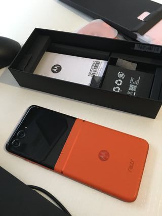 Motorola Razr 50 Arancione