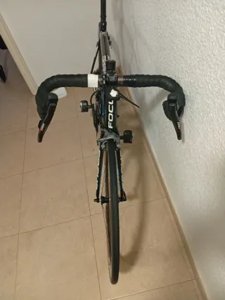 Bicicleta de carretera Focus Izalco Max .