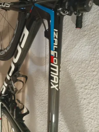 Bicicleta de carretera Focus Izalco Max .