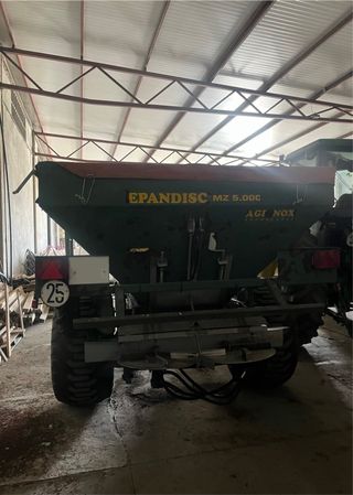 Abonadora Epandisc 5.000kg, matriculada y con ITV