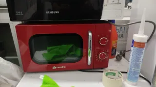 Microondas Mandine Rojo