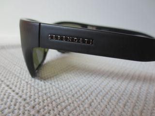 Gafas de sol Serengeti negras y verdes