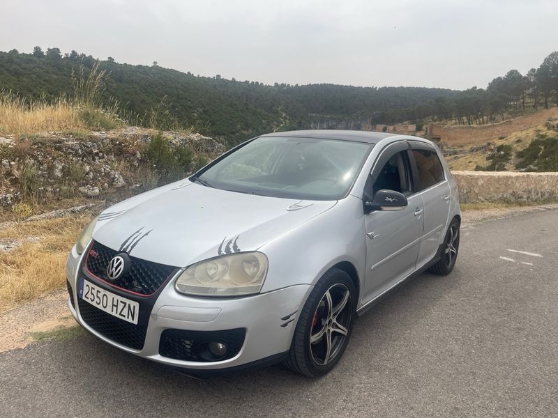 Volkswagen Golf 2005 - foto 1