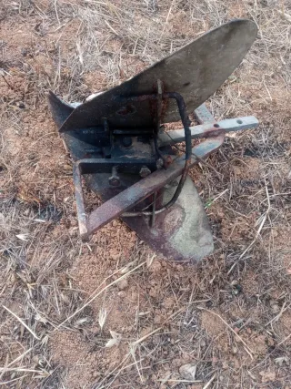 Aporcador surcador de metal