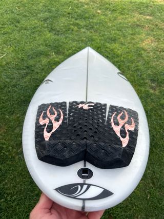 Tabla de surf Sharpeye 5,7 26L