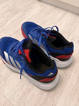 Zapatillas Adidas de padel Azul y Rojo