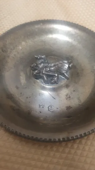 Cenicero de Plata con Figuras