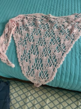 Toquilla rosa de ganchillo