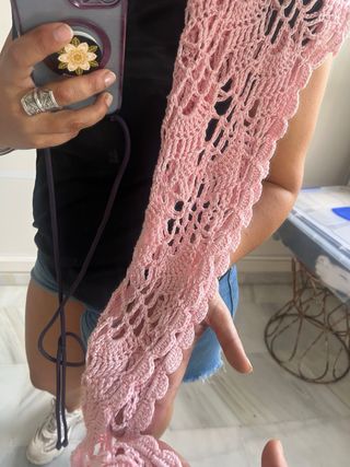 Toquilla rosa de ganchillo