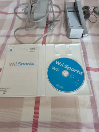 Nintendo Wii Bianca con Wii Sports e Scatolo
