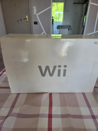Nintendo Wii Bianca con Wii Sports e Scatolo
