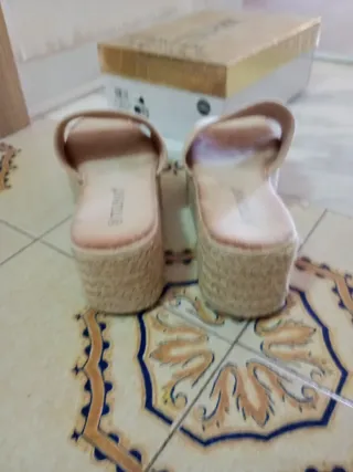 Tulipano Beige Sandali Zeppa