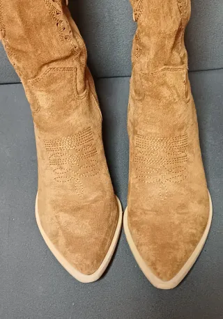 Botas cowboy tacón, color camel,ante