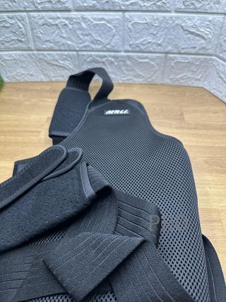 Correttore di postura per la schiena