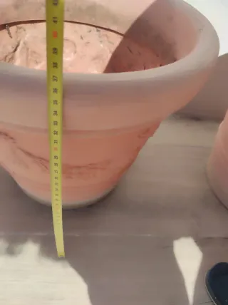 Juego de 6 macetas de poliuretano. LEER