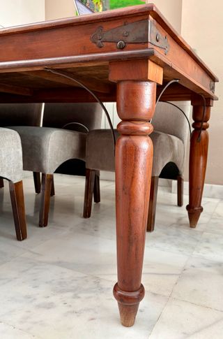 Mesa comedor estilo colonial 180 cms.