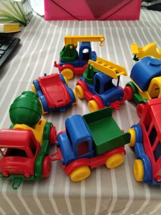 Juguetes WADER: Camiones y Coches