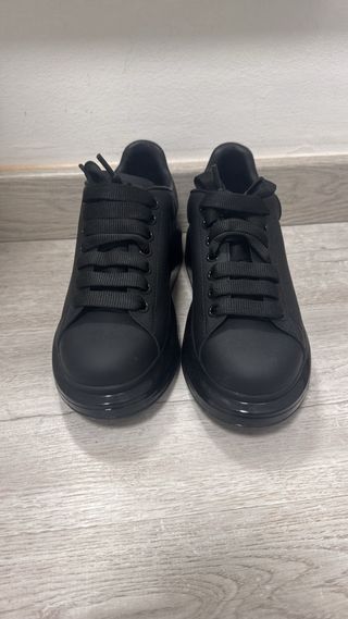 Alexander McQueen Sneakers Negras