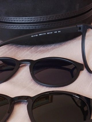 Occhiali da sole Emporio Armani neri