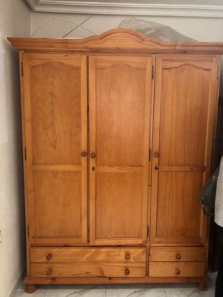 Armario de madera 3 puertas y 3 cajones