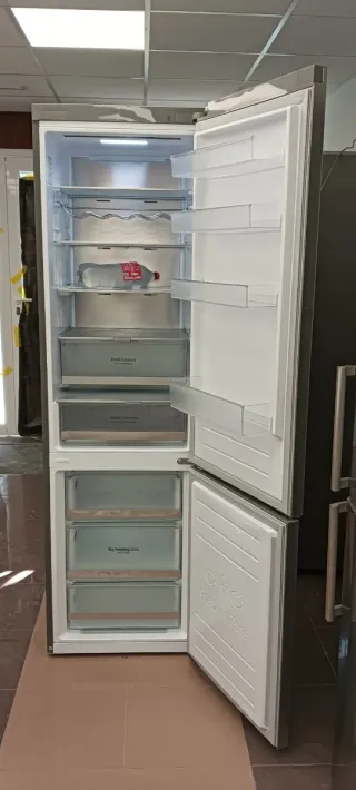 NEVERA COMBI L. G NO FROST ENERGÍA A+++